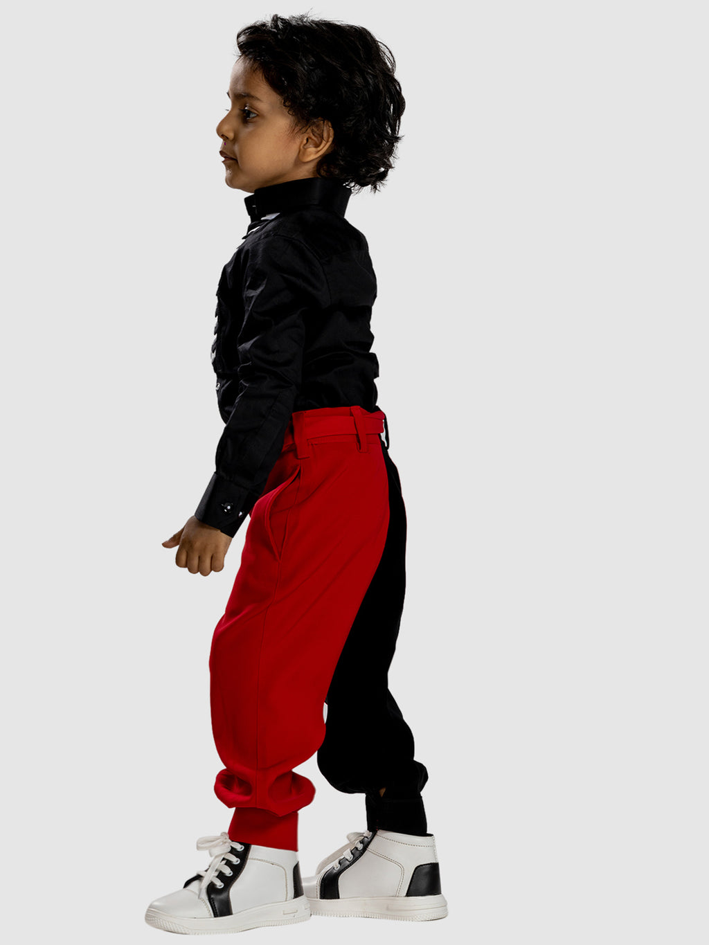 RED-BLACK ASYMMETRIC SET
