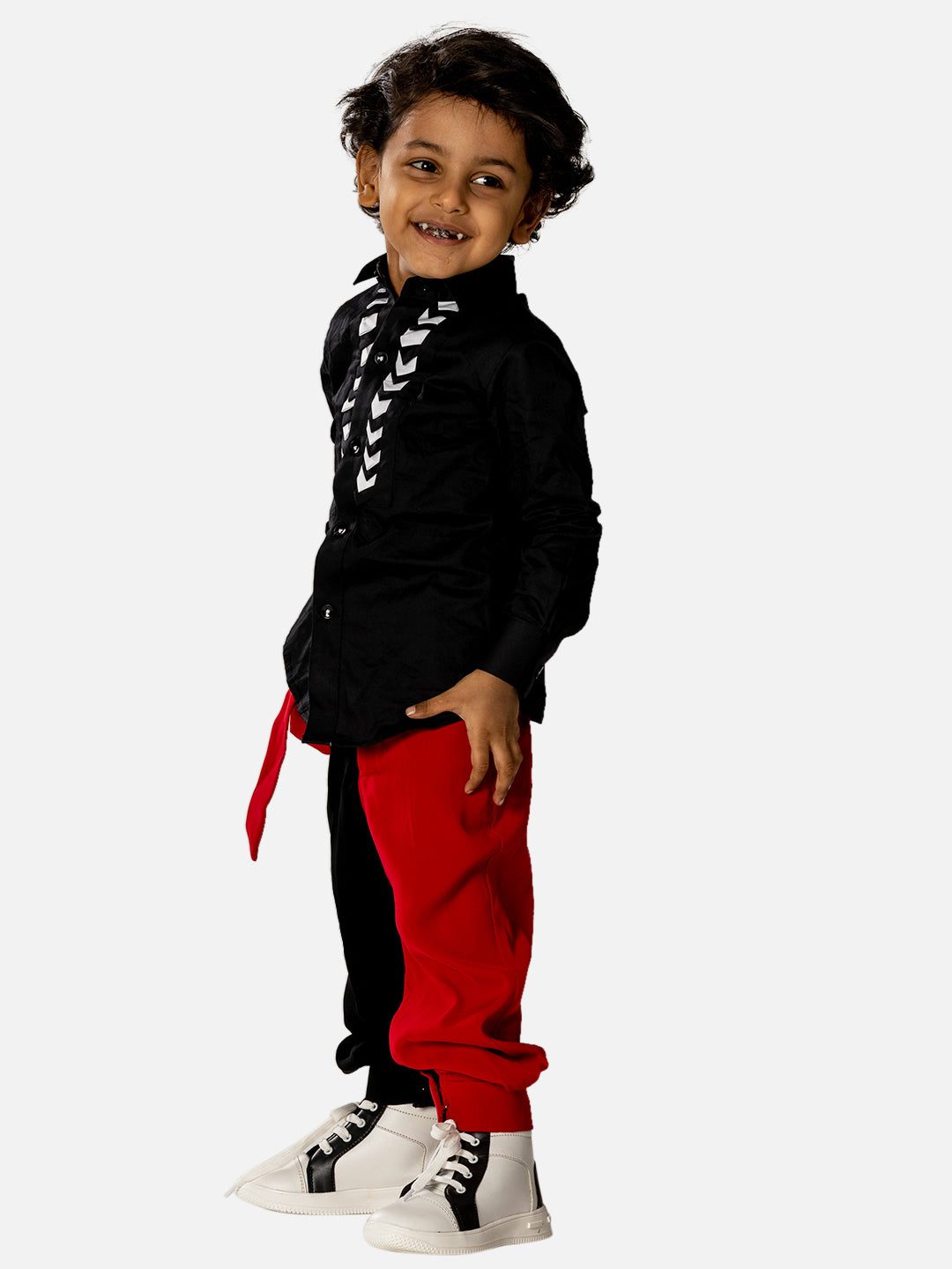 RED-BLACK ASYMMETRIC SET