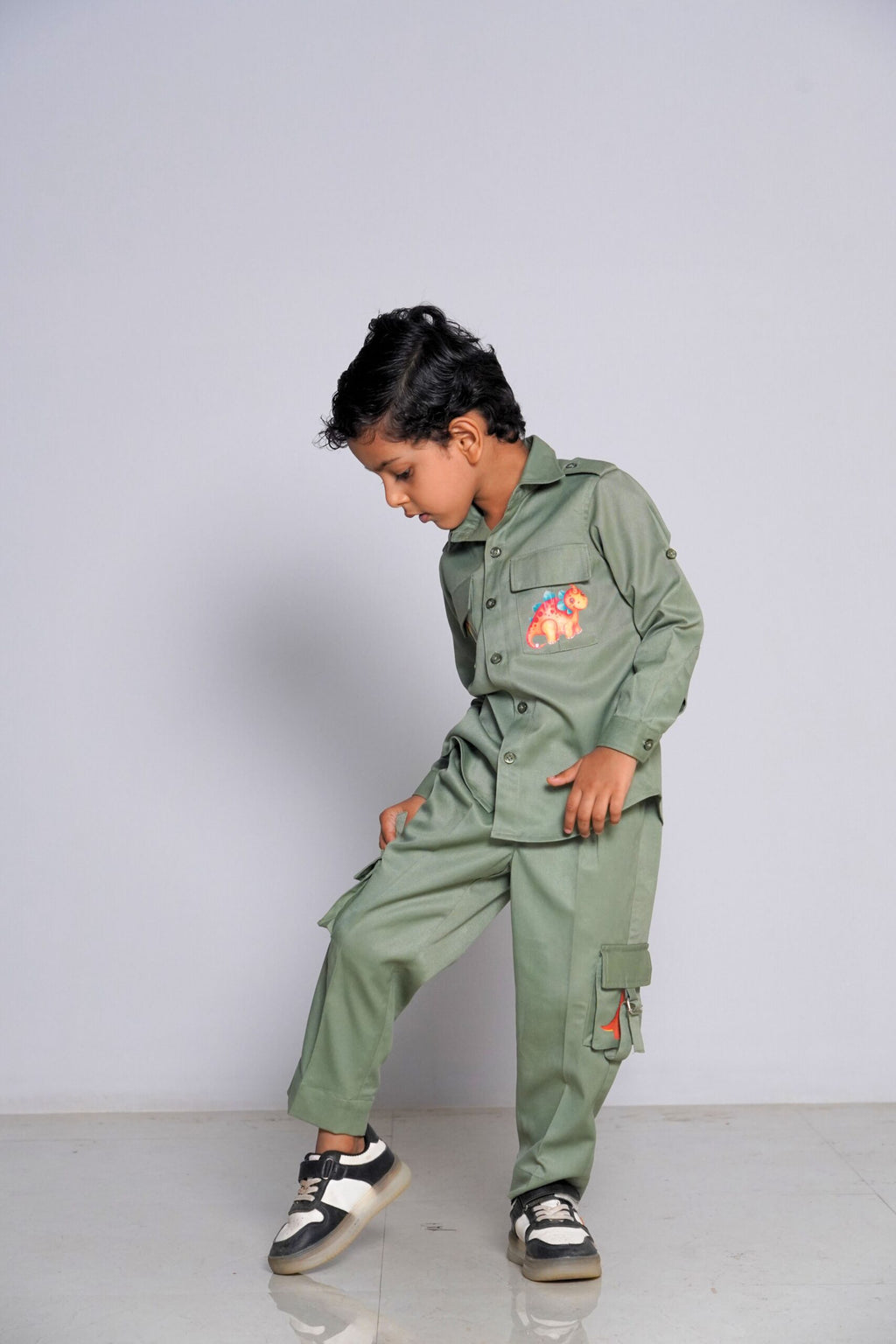 Dino Explorer 2 piece set.