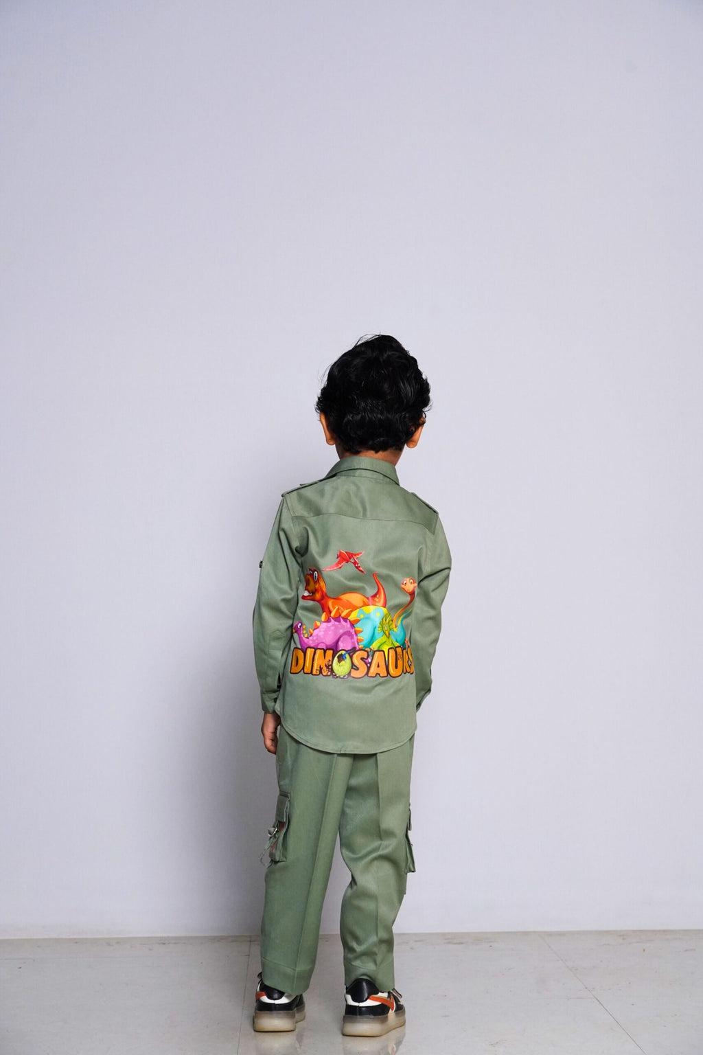 Dino Explorer 2 piece set.