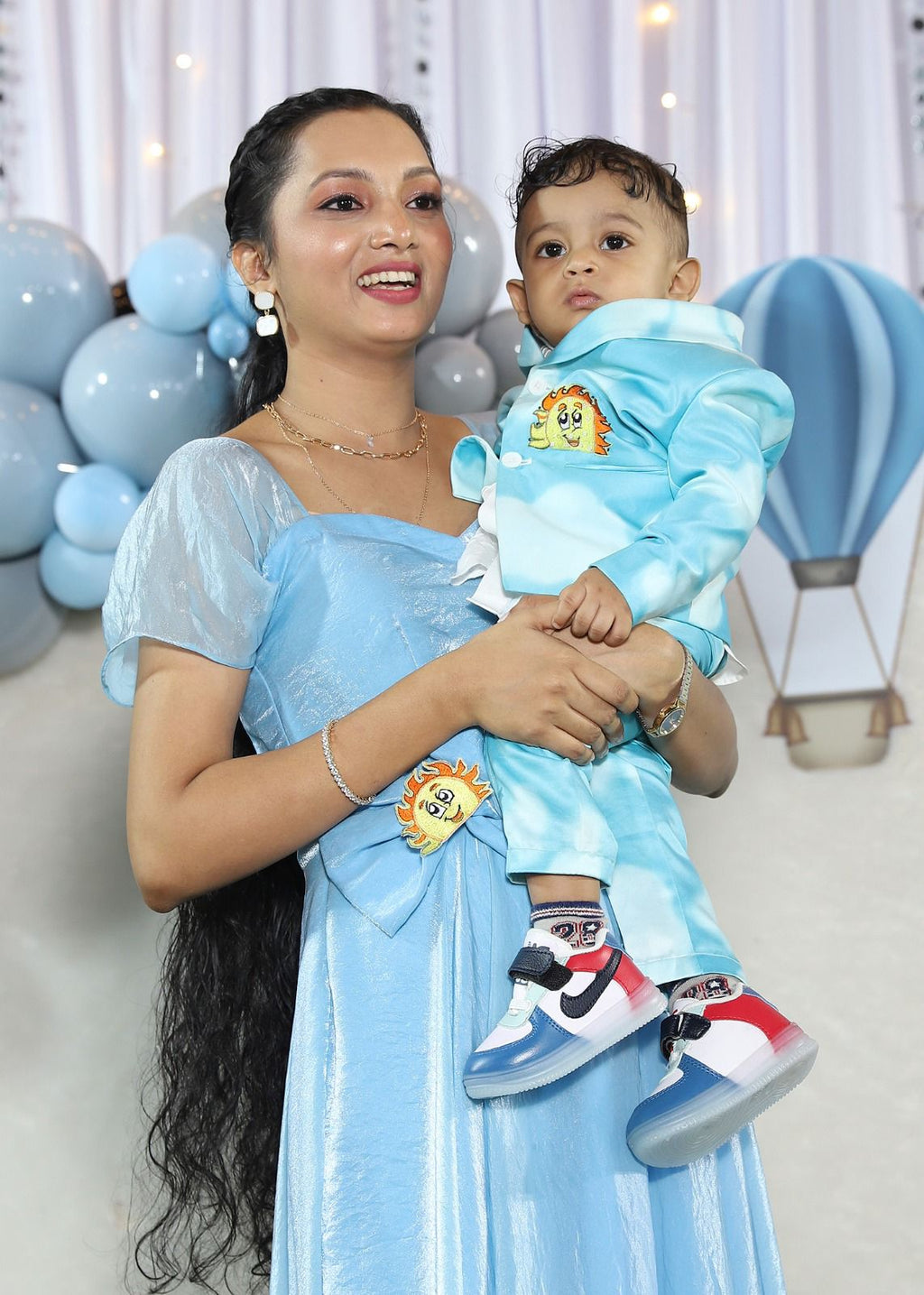 Sunshine and cloud theme twinning outfit