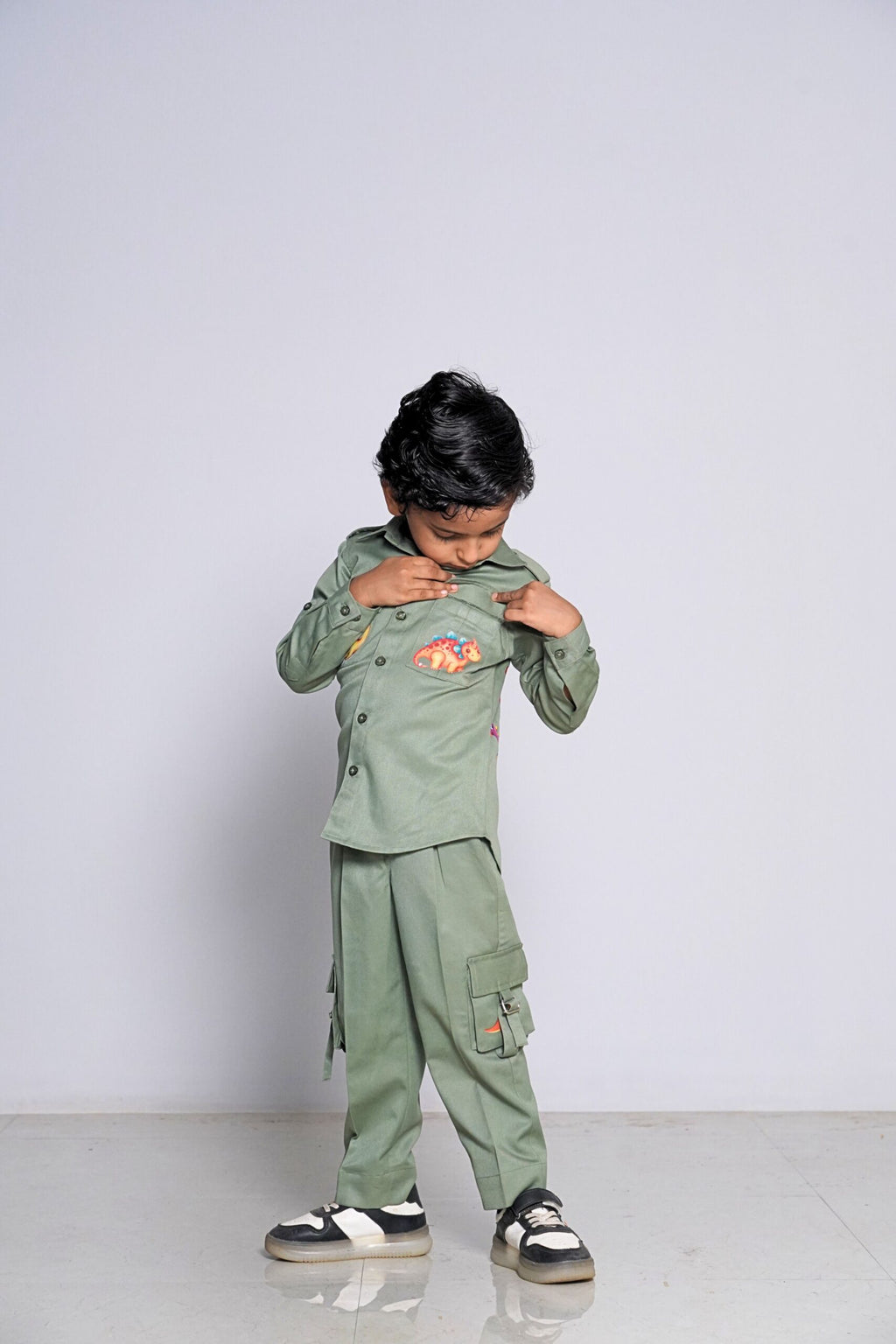 Dino Explorer 2 piece set.