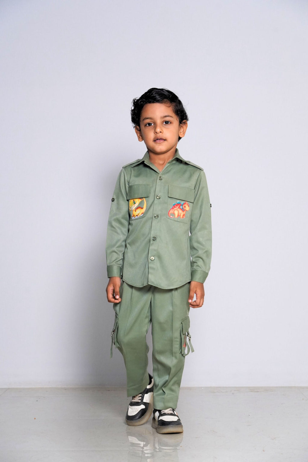 Dino Explorer 2 piece set.