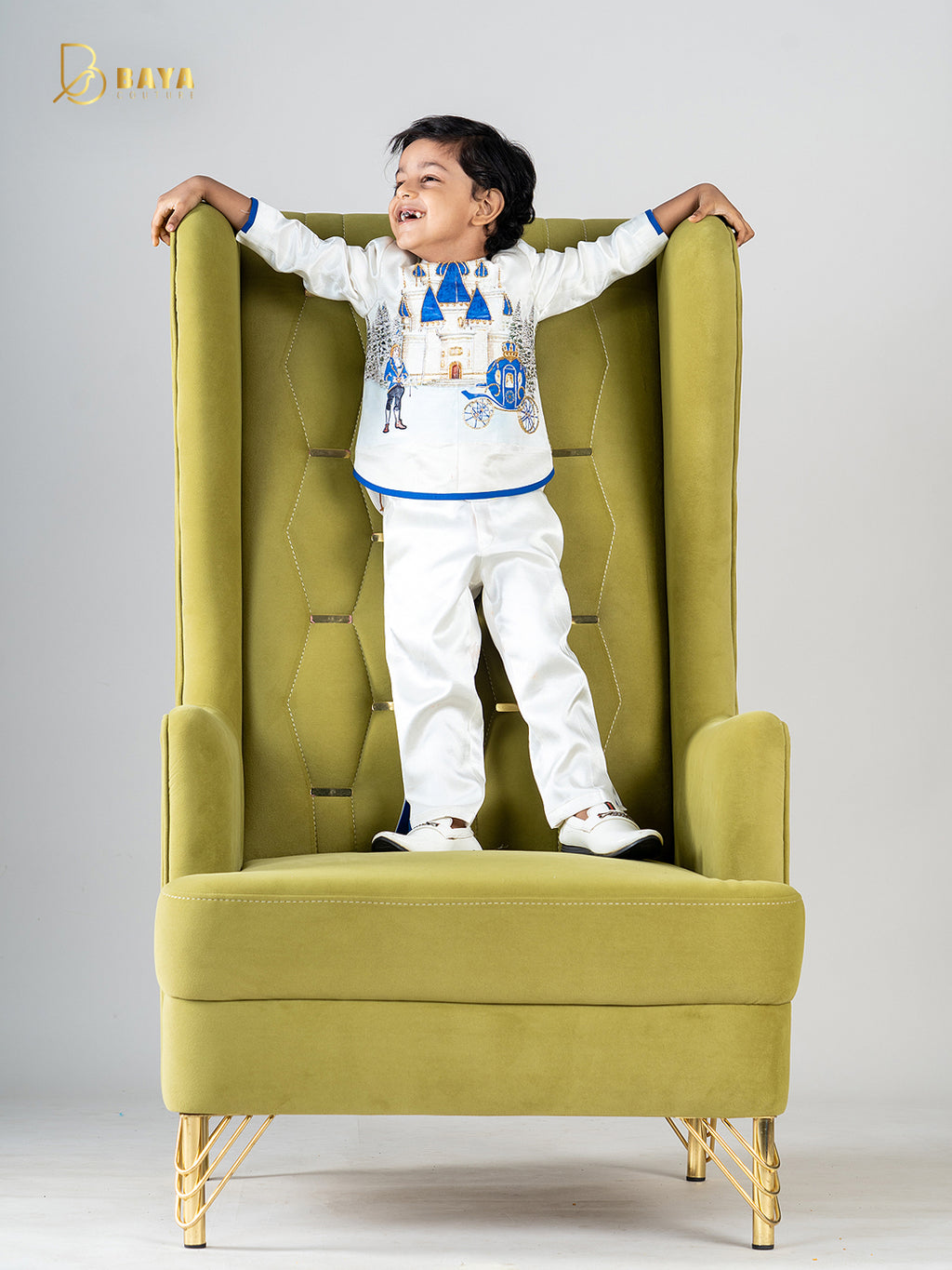 PRINCE SET IN WHITE