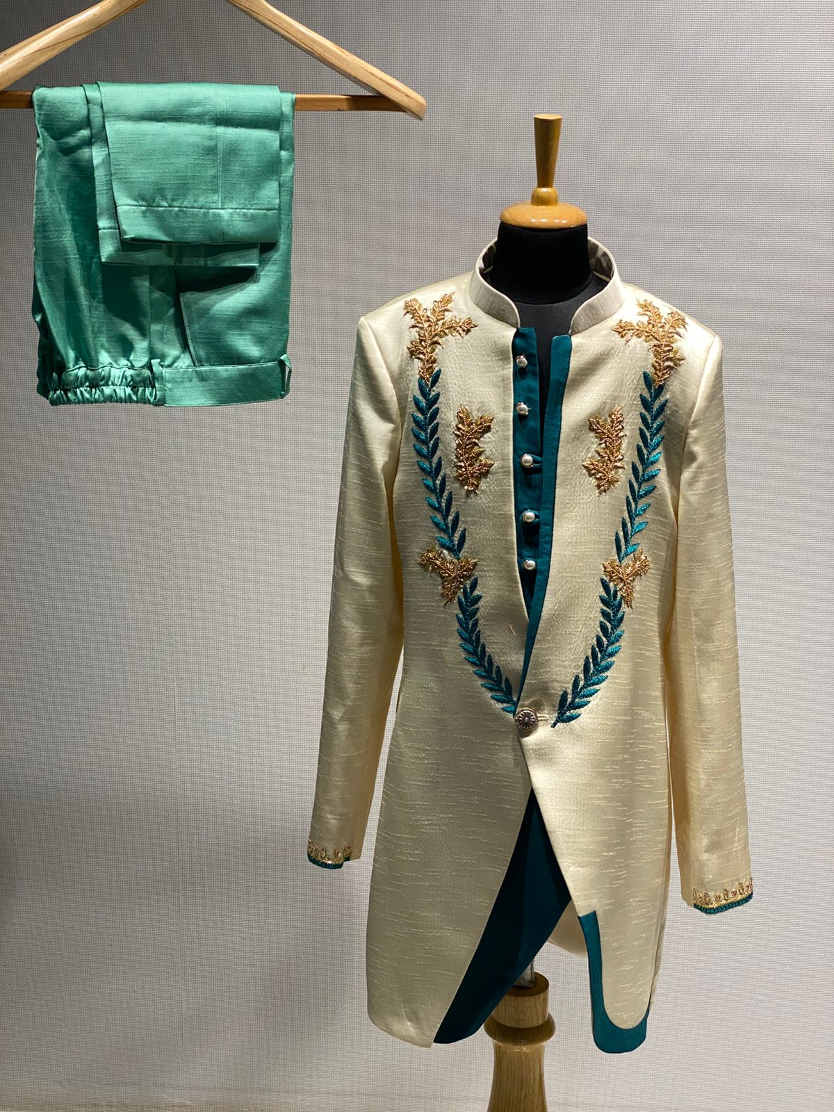 Handwork indo western. (Set of 2)