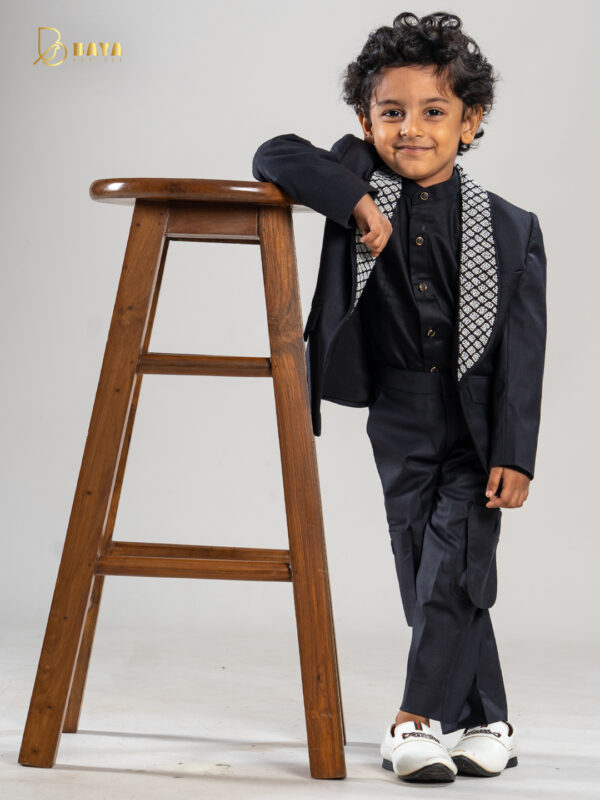 ALL BLACK PATTERNED LAPEL BLAZER SET - Image 4